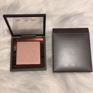 MAC Cosmetics Bao Bao Wan